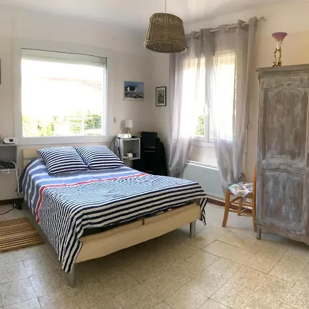 בית נופש Holiday Home Rue De Les Coscolledes *